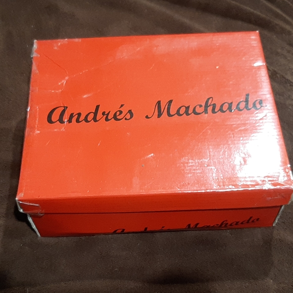 Pumps - Picture 5 of 5